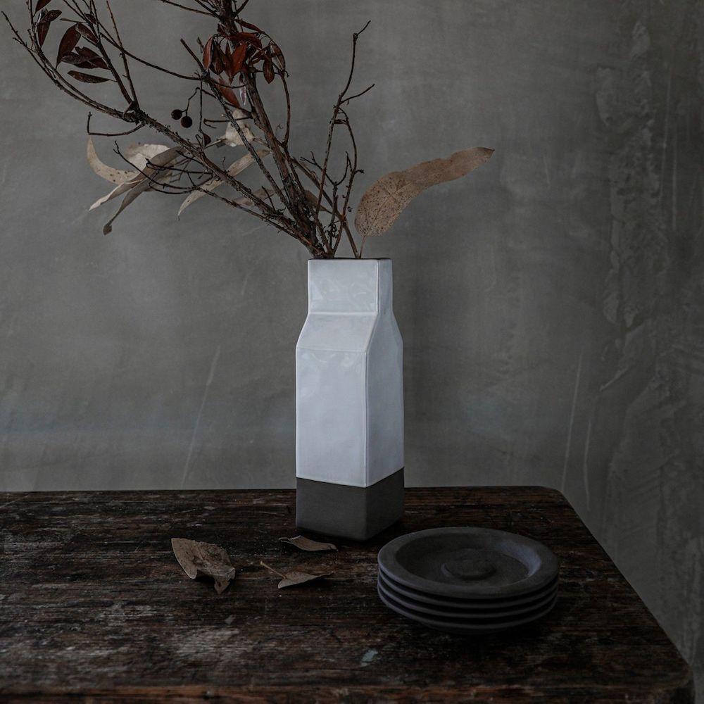 Plano I White stoneware Vase